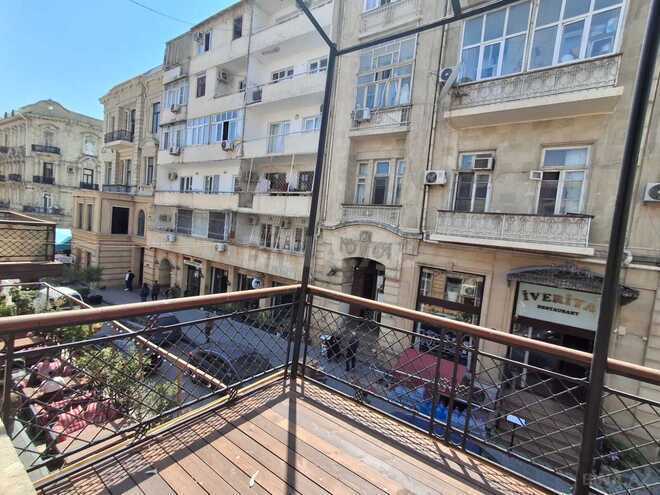İcarəyə verilir 3 otaqlı köhnə tikili 90 m², Sahil m., photo 3 from 18