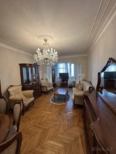 İcarəyə verilir 3 otaqlı köhnə tikili 90 m², Gənclik m., photo 1 from 13