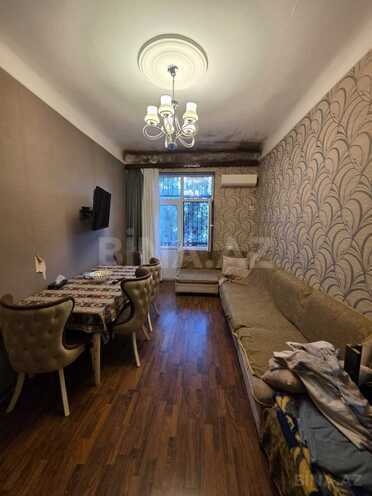 Satılır 2 otaqlı köhnə tikili 54 m², photo 1 from 16