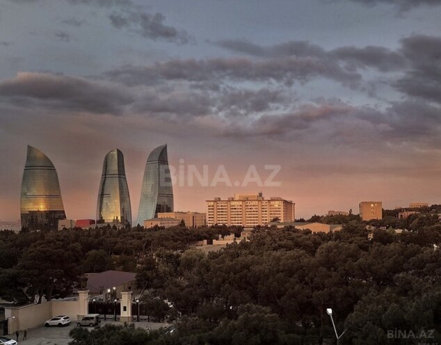 Satılır 4 otaqlı köhnə tikili 100 m², Elmlər Akademiyası m., photo 1 from 20