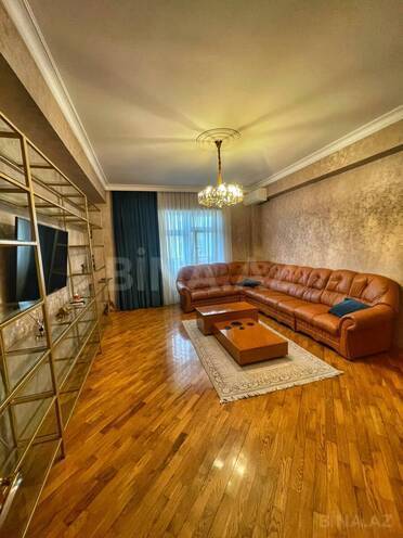 İcarəyə verilir 3 otaqlı yeni tikili 120 m², 28 May m., photo 3 from 15