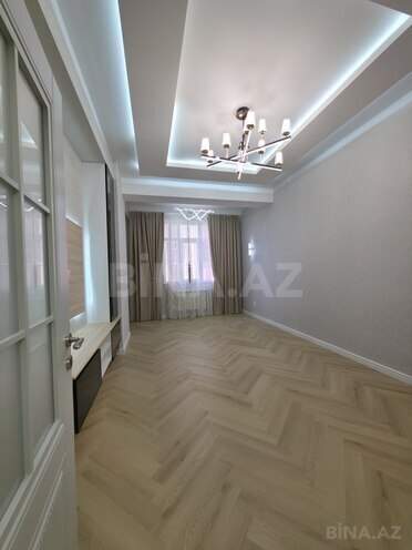Продаётся 3-комн. новостройка 110 м², м. Кара Караев, photo 1 from 16
