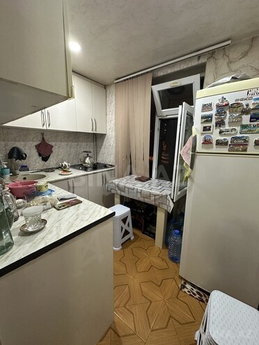 Satılır 3 otaqlı köhnə tikili 65 m², İnşaatçılar m., photo 13 from 19