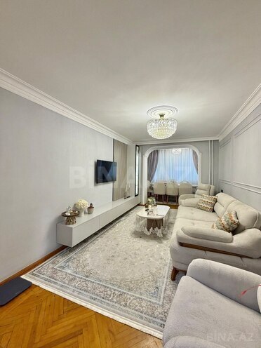 Satılır 2 otaqlı köhnə tikili 63 m², Şah İsmayıl Xətai m., photo 1 from 16