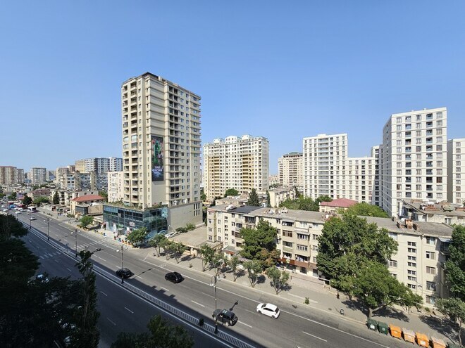 Satılır 3 otaqlı köhnə tikili 75 m², İnşaatçılar m., photo 1 from 18