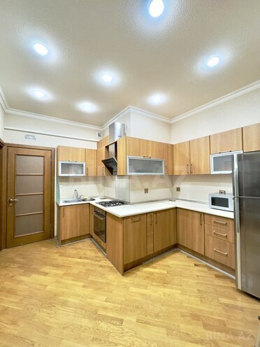 Сдаётся 2-комн. новостройка 65 м², м. Элмляр Академиясы, photo 9 from 16