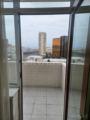 İcarəyə verilir 3 otaqlı yeni tikili 160 m², 28 May m., photo 10 from 12