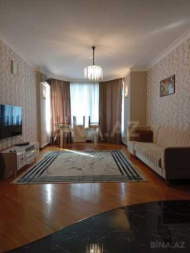 Сдаётся 2-комн. новостройка 86 м², м. 8 ноября, photo 1 from 19