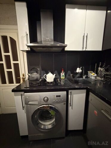 Satılır 2 otaqlı köhnə tikili 55 m², İnşaatçılar m., photo 12 from 17