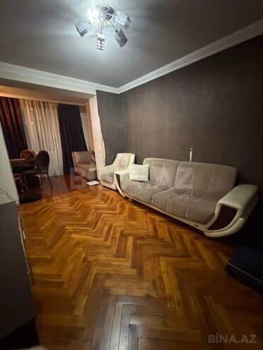 Satılır 2 otaqlı köhnə tikili 55 m², İnşaatçılar m., photo 1 from 17