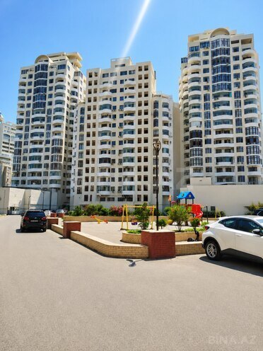 Сдаётся 3-комн. новостройка 110 м², м. 8 ноября, photo 1 from 10