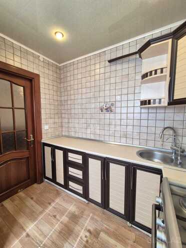 Satılır 3 otaqlı köhnə tikili 70 m², İnşaatçılar m., photo 30 from 31