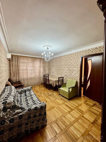 Satılır 2 otaqlı köhnə tikili 45 m², Elmlər Akademiyası m., photo 1 from 8