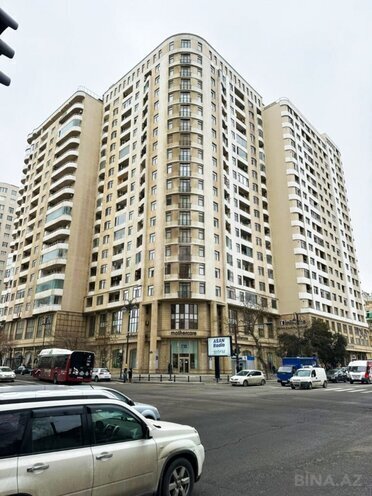 Продаётся 2-комн. новостройка 110 м², м. Элмляр Академиясы, photo 1 from 12