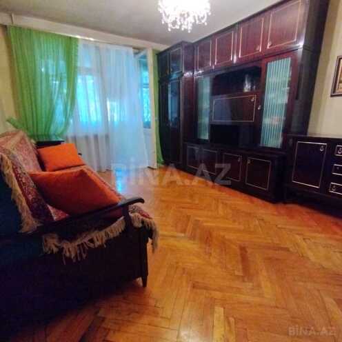 Satılır 3 otaqlı köhnə tikili 65 m², İnşaatçılar m., photo 1 from 11