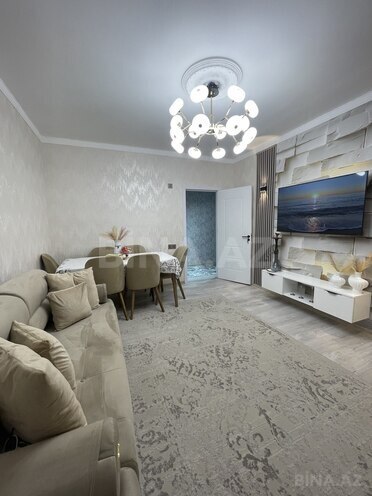 Satılır 4 otaqlı köhnə tikili 60 m², Bakıxanov q., photo 1 from 17