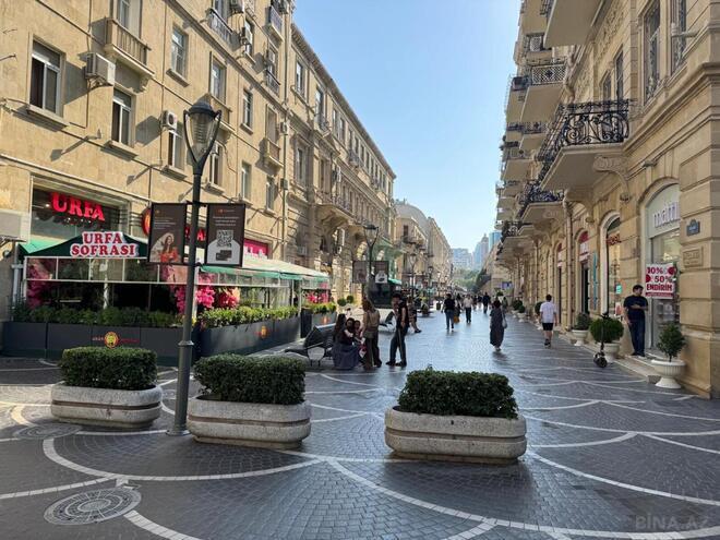 Satılır 2 otaqlı köhnə tikili 65 m², Sahil m., photo 30 from 32
