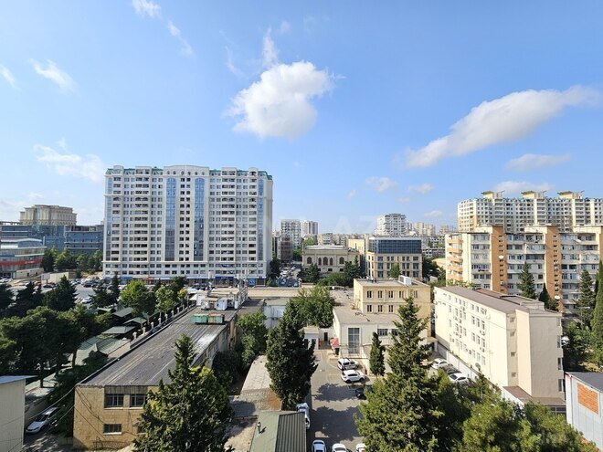 Satılır 3 otaqlı köhnə tikili 90 m², Azadlıq Prospekti m., photo 1 from 29