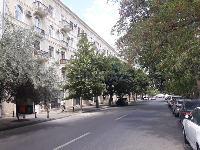Продаётся 4-комн. вторичка 120 м², м. Сахил, photo 1 from 17