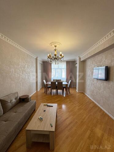 Сдаётся 3-комн. новостройка 85 м², м. Иншаатчылар, photo 1 from 17