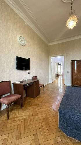 İcarəyə verilir 3 otaqlı köhnə tikili 130 m², Sahil m., photo 8 from 19