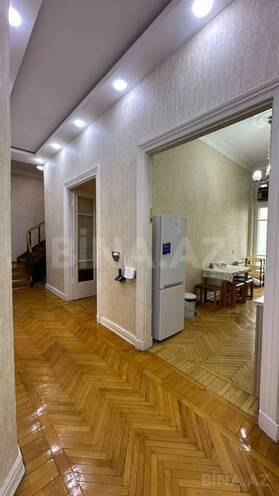 İcarəyə verilir 3 otaqlı köhnə tikili 130 m², Sahil m., photo 18 from 19