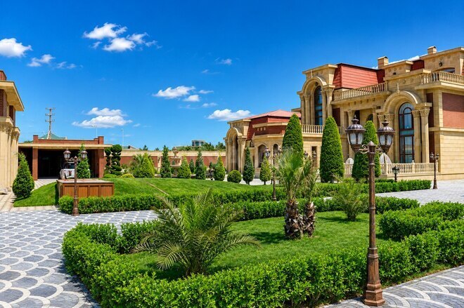 Satılır 10 otaqlı həyət evi/bağ evi 1 400 m², Şüvəlan q., photo 1 from 14