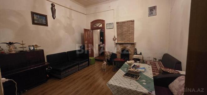 Satılır 4 otaqlı köhnə tikili 80 m², 28 May m., photo 1 from 10