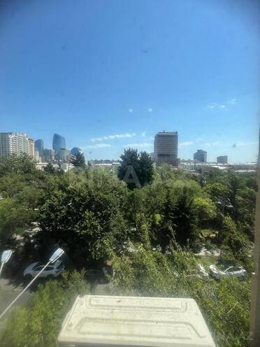 İcarəyə verilir 3 otaqlı köhnə tikili 90 m², 28 May m., photo 3 from 16