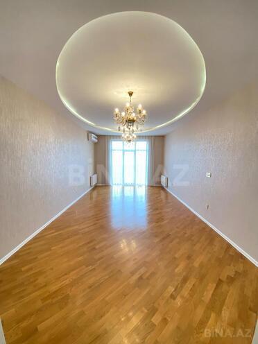 Сдаётся 3-комн. новостройка 135 м², м. Иншаатчылар, photo 1 from 18