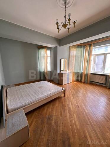 İcarəyə verilir 3 otaqlı yeni tikili 130 m², 28 May m., photo 3 from 15