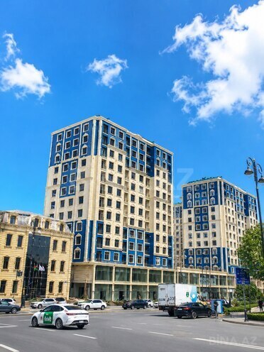 Продаётся 1-комн. новостройка 44.3 м², м. Иншаатчылар, photo 1 from 8