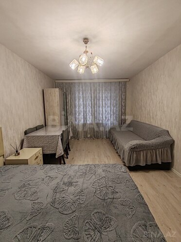 Satılır 1 otaqlı köhnə tikili 40 m², İnşaatçılar m., photo 1 from 11