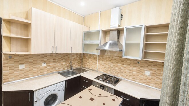 İcarəyə verilir 3 otaqlı köhnə tikili 110 m², Sahil m., photo 6 from 9