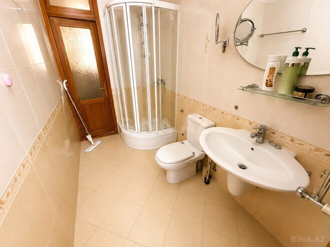 Satılır 4 otaqlı köhnə tikili 125 m², Sahil m., photo 15 from 24