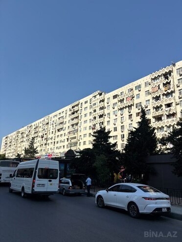 Продаётся 2-комн. вторичка 65 м², м. Ази Асланов, photo 1 from 10