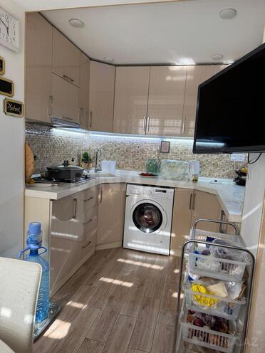 Satılır 3 otaqlı köhnə tikili 70 m², İnşaatçılar m., photo 1 from 10
