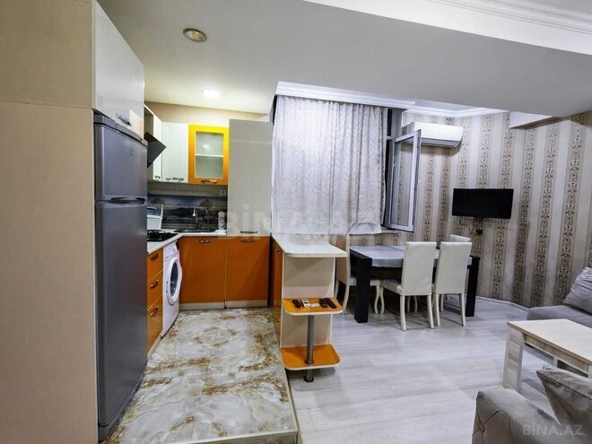 Сдаётся 3-комн. вторичка 68 м², м. Ази Асланов, photo 3 from 10
