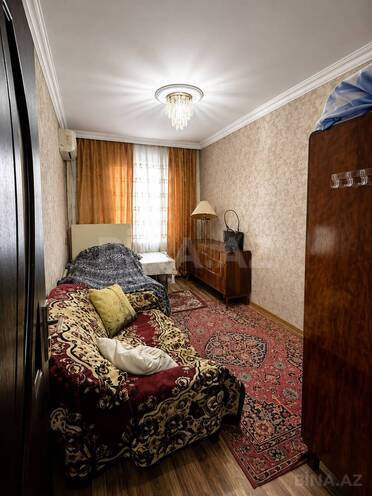 Satılır 4 otaqlı köhnə tikili 80 m², Neftçilər m., photo 1 from 9