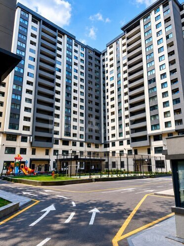 Сдаётся 2-комн. новостройка 70 м², м. 8 ноября, photo 1 from 13