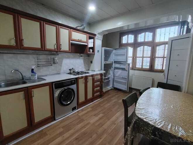 İcarəyə verilir 2 otaqlı köhnə tikili 65 m², Azadlıq Prospekti m., photo 1 from 11
