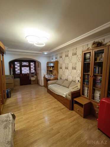 Продаётся 3-комн. вторичка 65 м², м. Нефтчиляр, photo 3 from 10