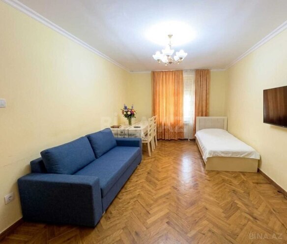 Сдаётся 3-комн. вторичка 80 м², м. Нариман Нариманов, photo 1 from 17