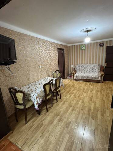 Satılır 2 otaqlı köhnə tikili 50 m², İnşaatçılar m., photo 1 from 17