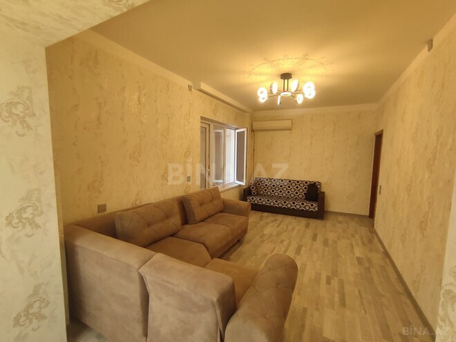 Продаётся 2-комн. вторичка 70 м², м. Нефтчиляр, photo 3 from 11