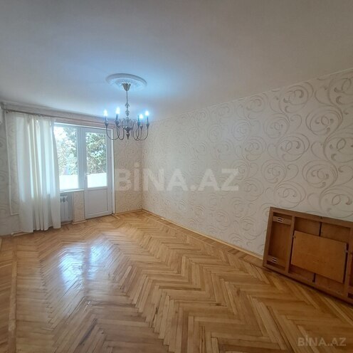 Продаётся 3-комн. вторичка 80 м², м. Кара Караев, photo 1 from 13