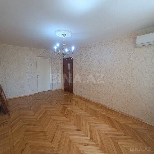 Продаётся 3-комн. вторичка 80 м², м. Кара Караев, photo 3 from 13
