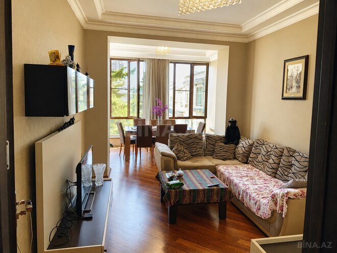 Продаётся 3-комн. вторичка 90 м², Насиминский  р., photo 1 from 16