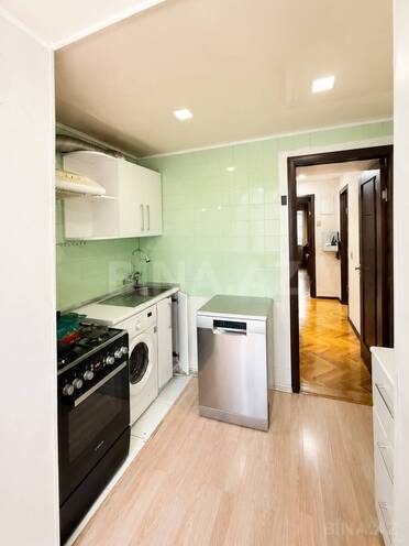 Продаётся 3-комн. вторичка 75 м², м. Элмляр Академиясы, photo 4 from 12