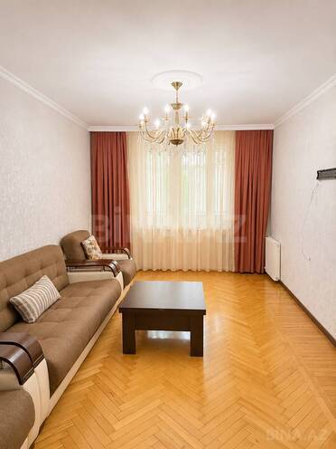 Продаётся 3-комн. вторичка 75 м², м. Элмляр Академиясы, photo 1 from 12